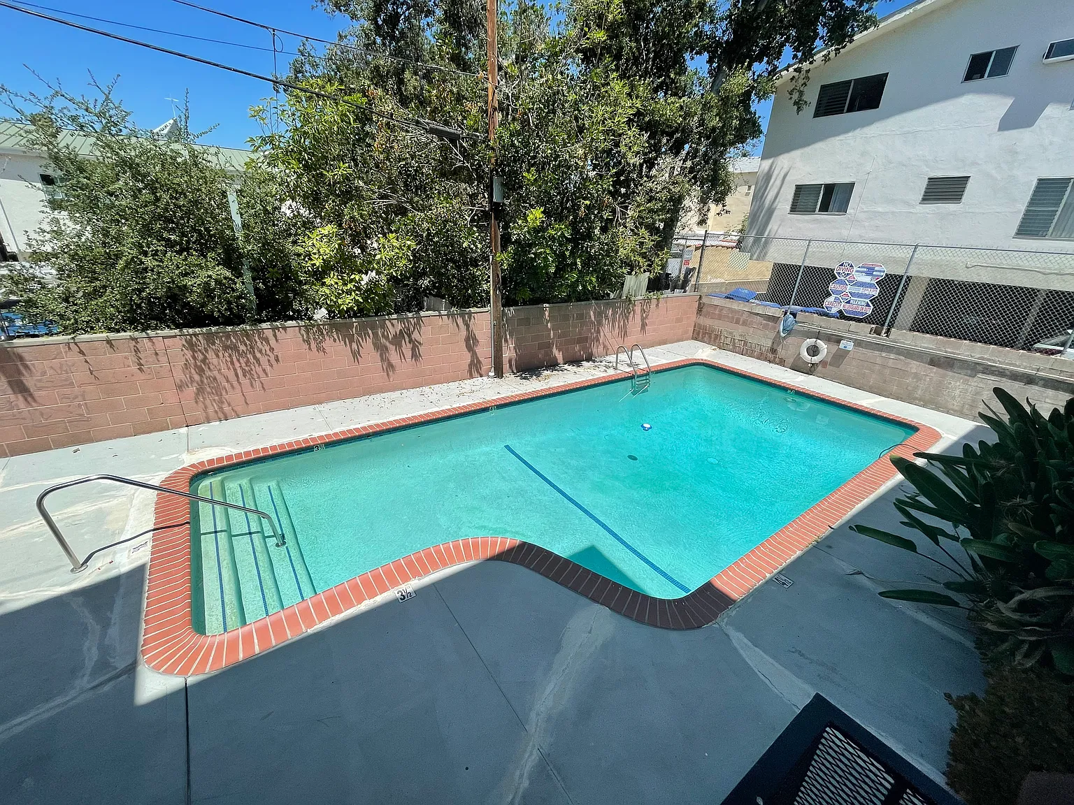 1757 Serrano — Photo 4