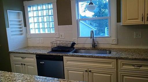 5th image of 90 Payson Ave
