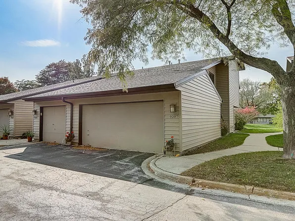 9207 N 70th St #4, Milwaukee, WI 53223