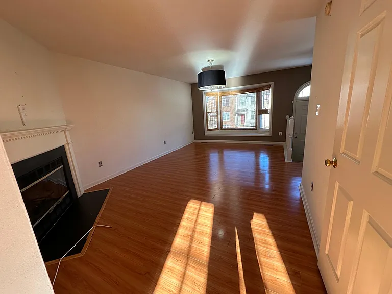 7770 Black Horse Ct — Photo 8