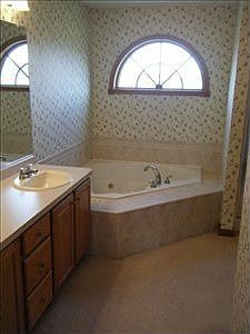 5th image of 2406 Waterbend Dr