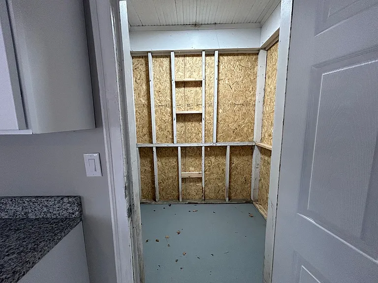 3428 Rosewood Dr — Photo 12