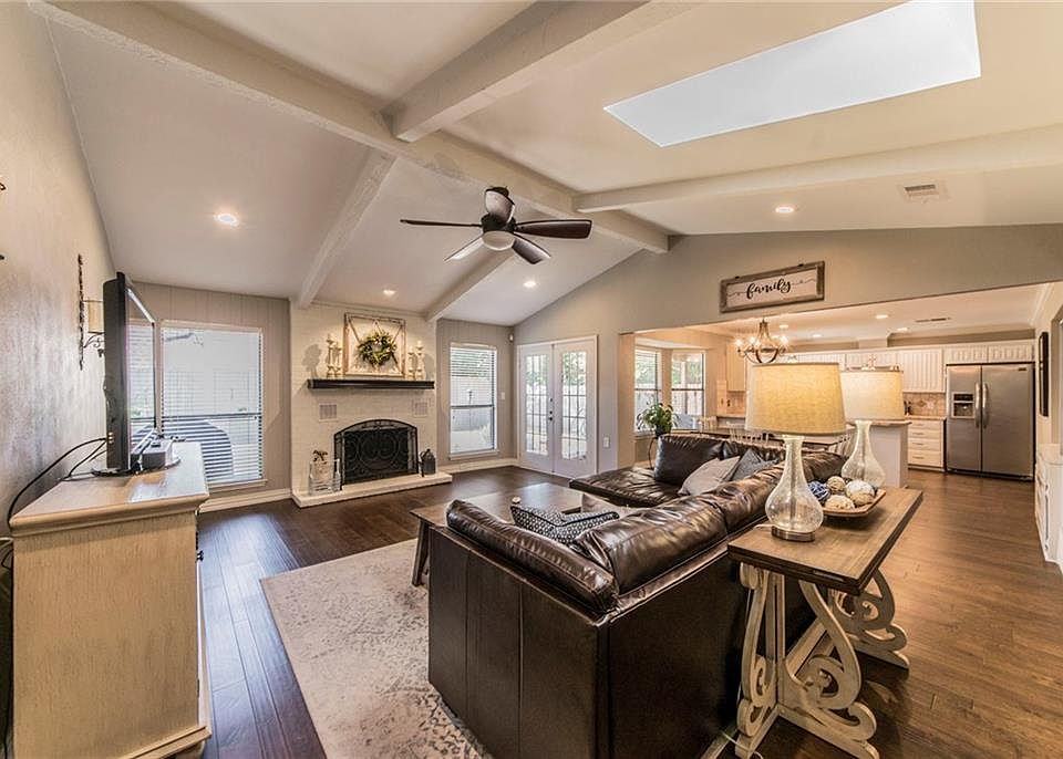 1st image of 2824 Live Oak Ln