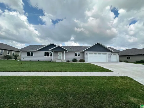 620 26th Ave, Sheldon, IA 51201