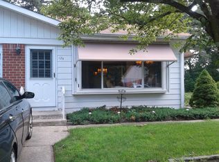 12 Monticello Dr #B, Whiting, NJ 08759