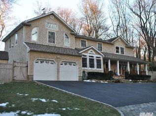 154 Bay Rd, Halesite, NY 11743