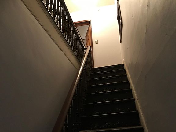 3rd image of 74 Mary St #2