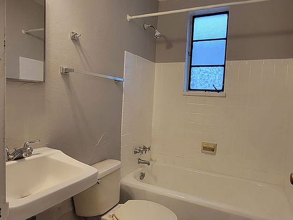 5th image of 837 Riverview Ter #6