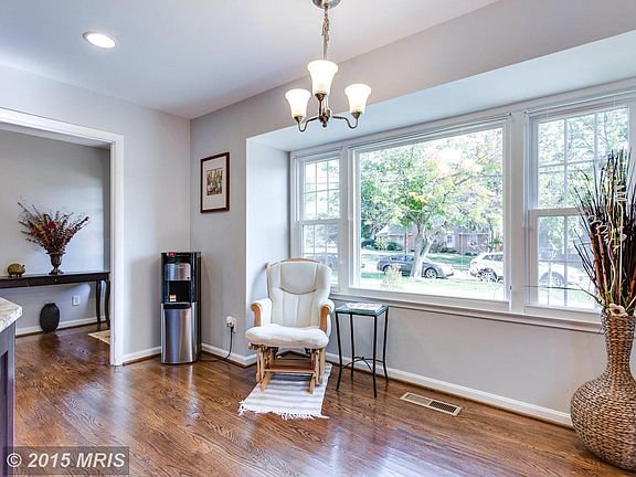 Breakfast Area/ Eat-in