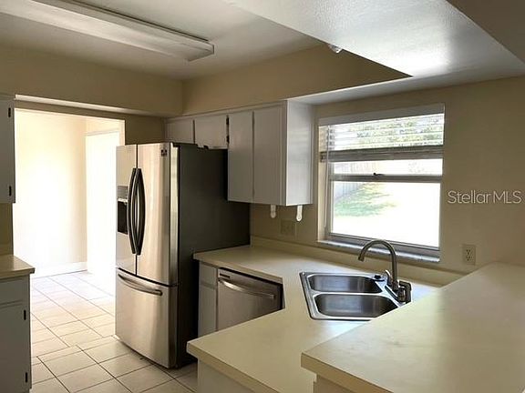 3rd image of 7811 Bay Cedar Dr