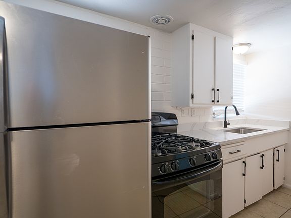 5th image of 3545 E Camden St Unit 2