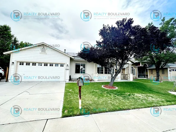 930 Del Sol St, Sparks, NV 89436