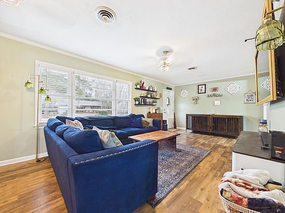 3rd image of 4444 Norcross Dr