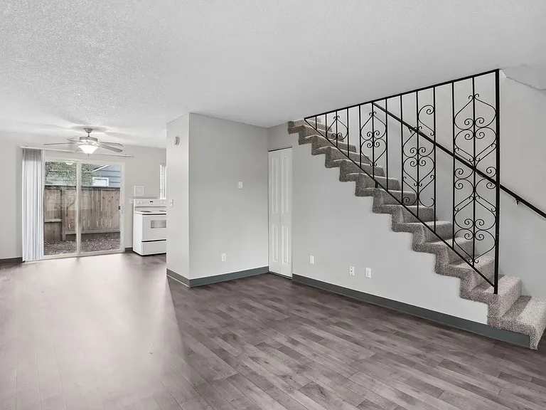 Arbor Place Apartments — Photo 9
