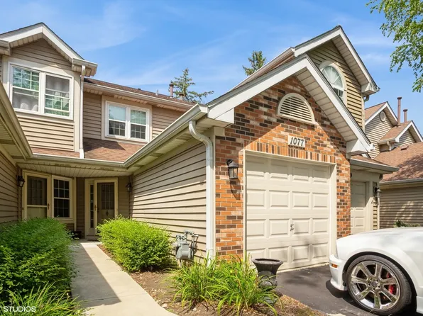 1077 Lakewood Cir, Carol Stream, IL 60188