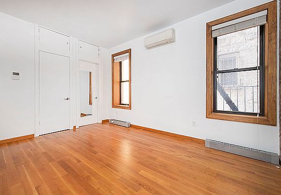 2nd image of 68 Thompson St #2X