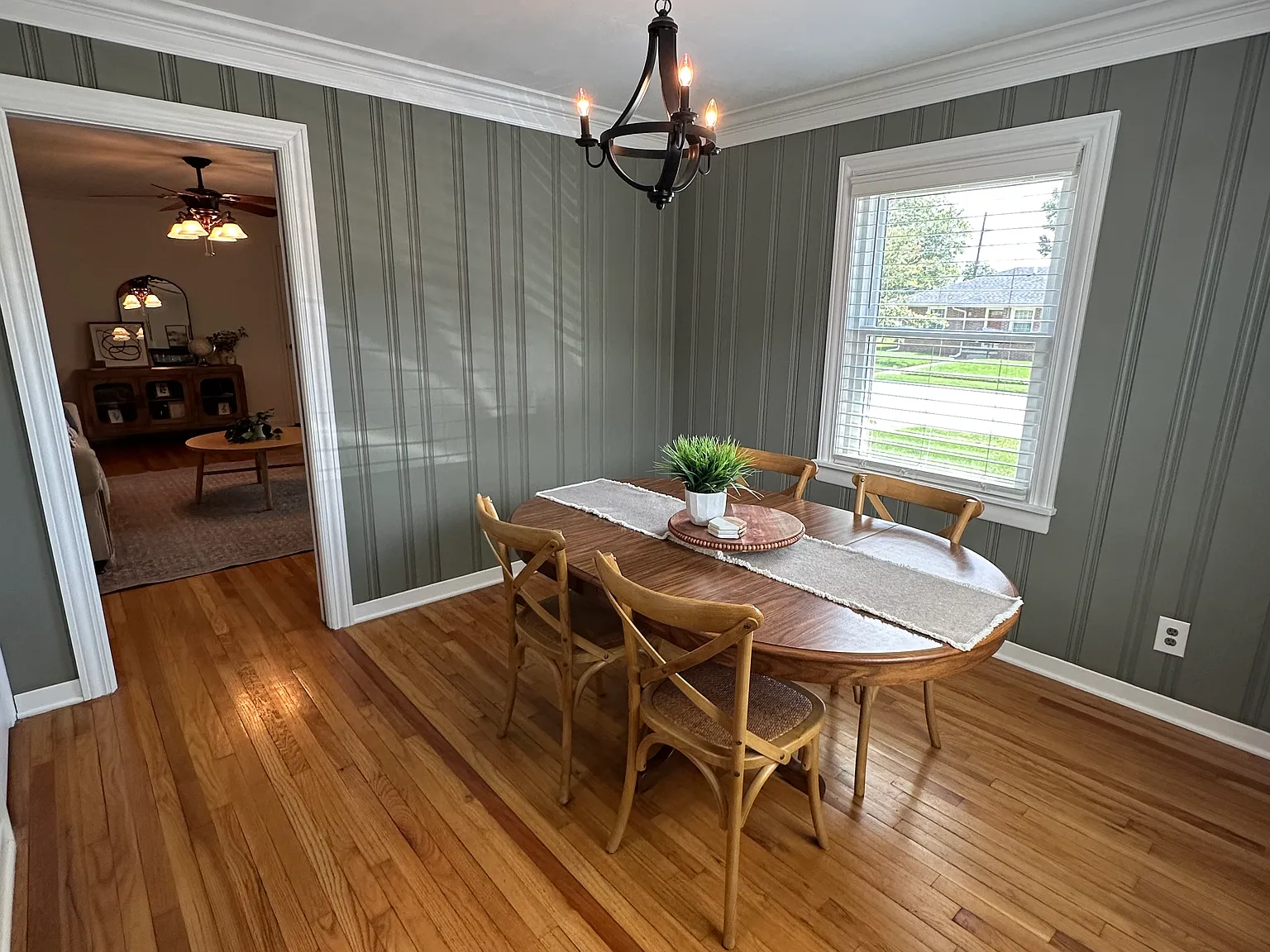 3 bed, 1600 sqft, $1,800 — Photo 4