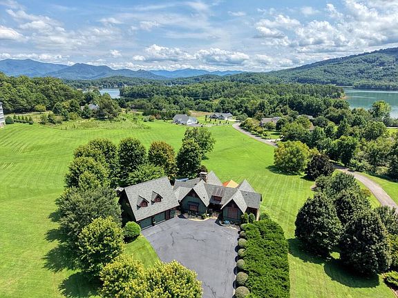 3rd image of 2206 High Meadows Ct