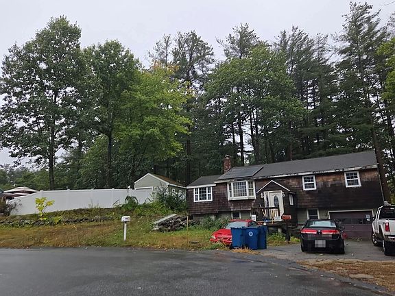 3rd image of 121 Emily Rd