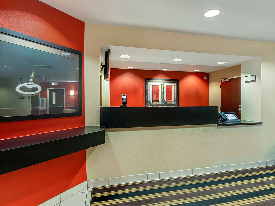 Lobby and Guest Check-in