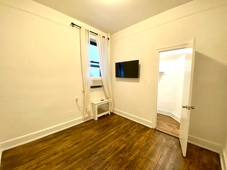 51 7th Ave S #1F — Photo 4