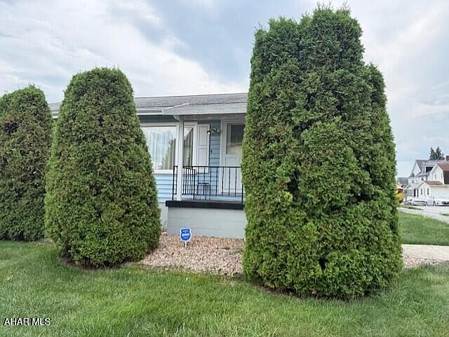 1st image of 615 N 7th St