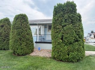 615 N 7th St, Altoona, PA 16601