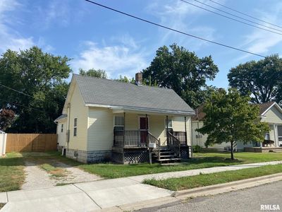 511 E Cleveland St, Taylorville, IL, 62568