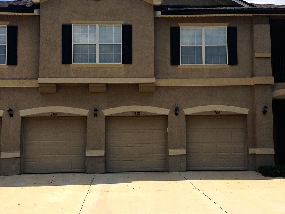 Attached One Car Garage