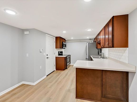 5th image of 4310 Mohawk Dr #3