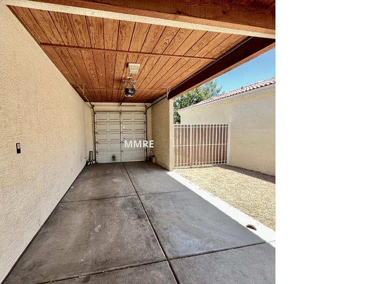 142 N Drexel St — Photo 15