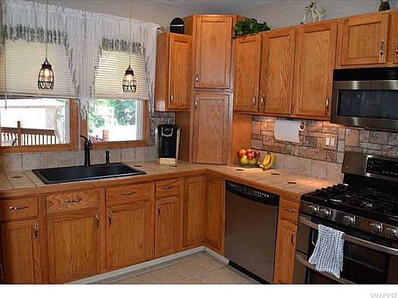 3rd image of 120 Wildwood Pl