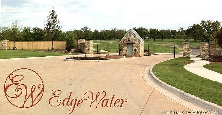 1st image of 807 Blue Heron Dr