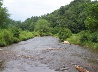 2 Poplar Hill Dr, Dugspur, VA 24325