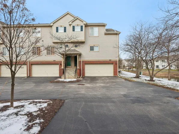 306 Monarch Dr, Streamwood, IL 60107
