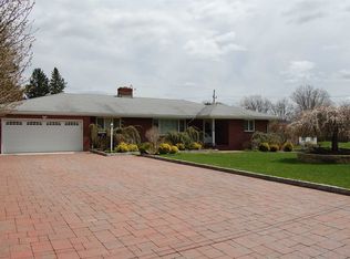 15 Grandview Ave #V, Pawling, NY 12564