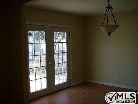 5th image of 102 Pleasant Valley St