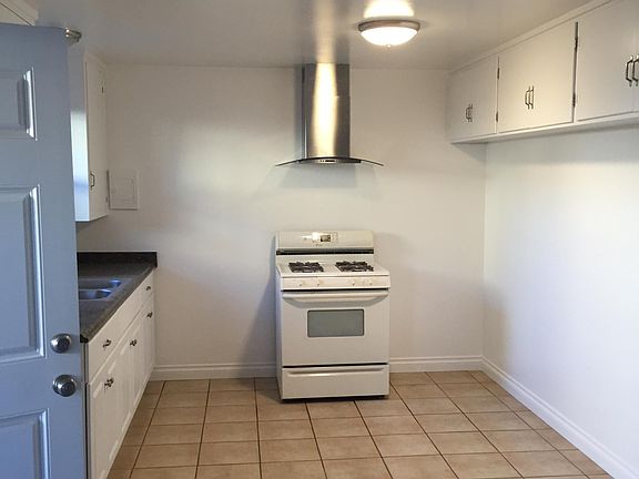 3rd image of 230 S Pacific St APT A