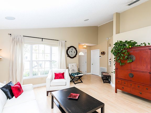 4th image of 2747 Falcon Crest Pl