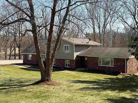 2nd image of 510 E Woodridge Dr
