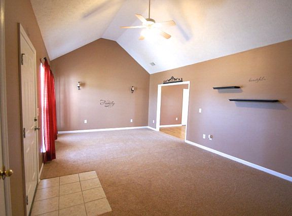 5th image of 163 Sandlewood Way