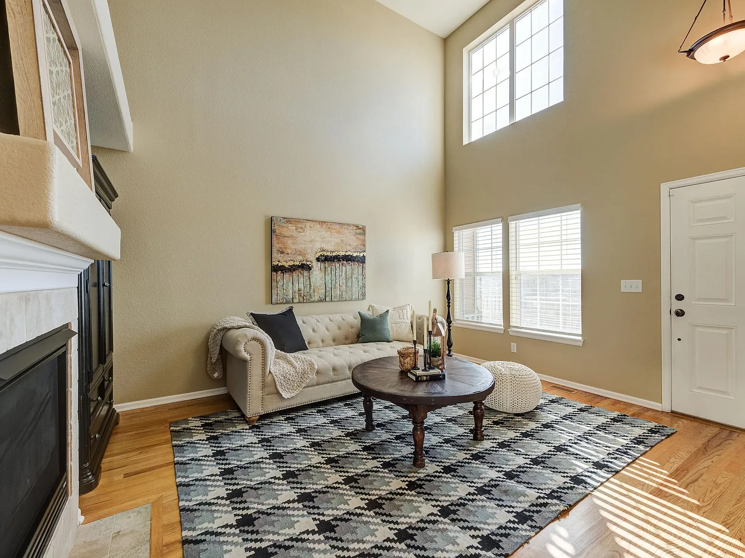 2 bed, 2.5 bath, 1528 sqft, $2,500 — Photo 2
