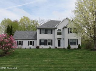 30 Mayfair Rd, Wynantskill, NY 12198