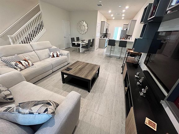 4th image of 5180 Eucalyptus Dr Unit 3