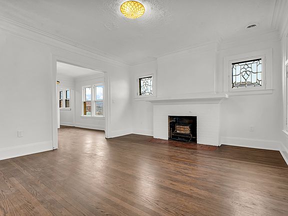 4th image of 1980 Hazelwood St #2