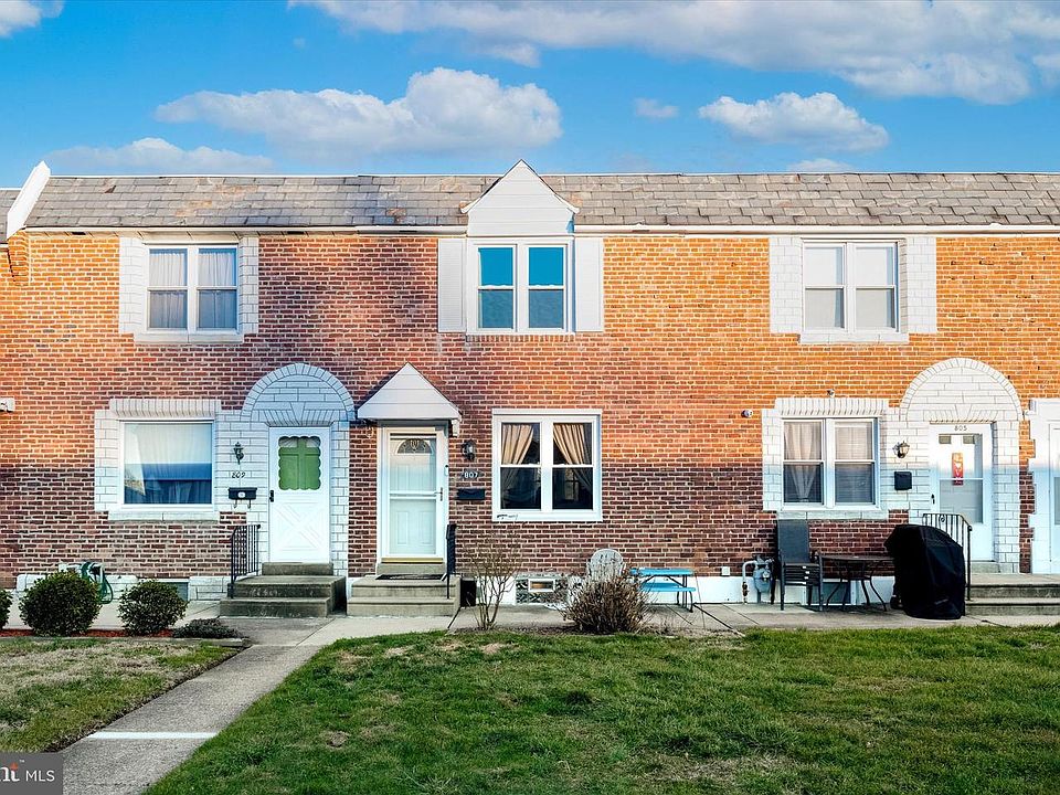 1st image of 807 Crescent Dr