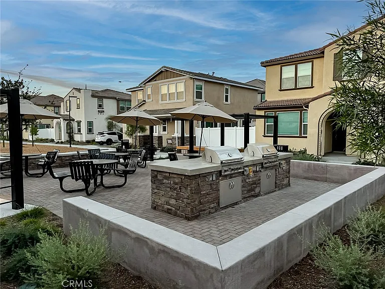 40247 Birchfield Dr — Photo 32