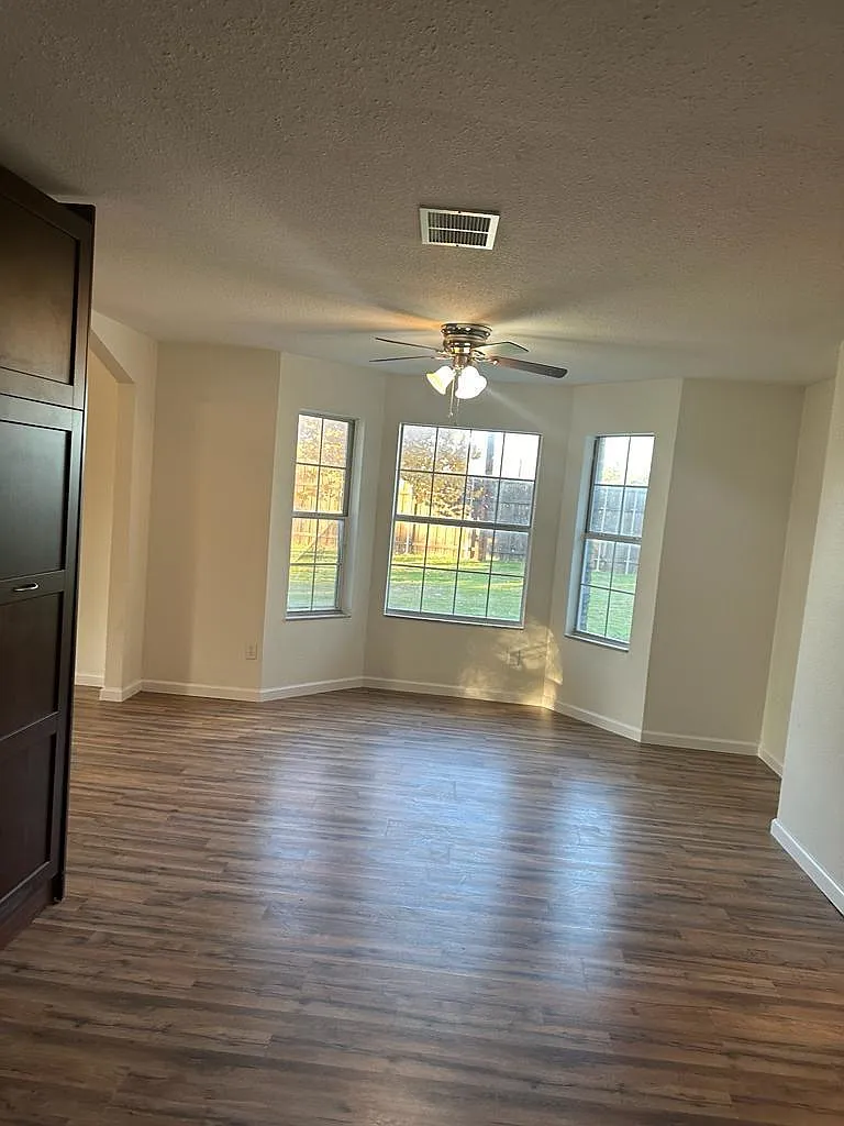 3 bed, 1660 sqft, $2,095 — Photo 1