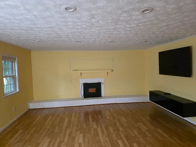2727 Mustang Dr — Photo 6