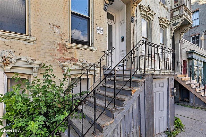 3rd image of 99 Lark Street